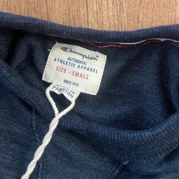 NEW Champion Men's Crew Neck Deep Navy Blue Sweater Sporty Athleisure Sz Small - Picture 4 of 6